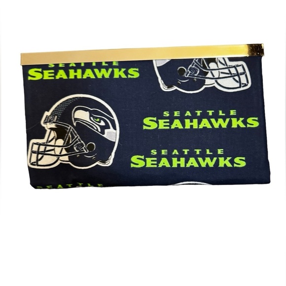 SEATTLE SEAHAWKS Bifold rhinestone accent wallet purse bag 12's Clutch NWOT - Picture 5 of 9